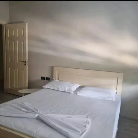 With 2 Sleeping And 2 Bathrooms *